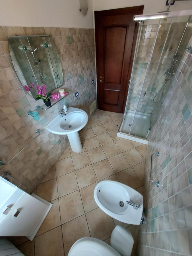 Affittacamere Center Room Tortolì Exteriör bild